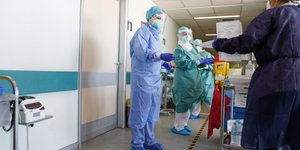 Νοσηλευτικό προσωπικό στο Αττικό Νοσοκομείο