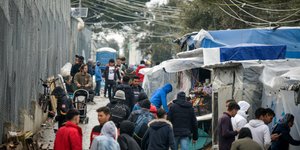 Πρόσφυγες και μετανάστες στο ΚΥΤ της Μόριας