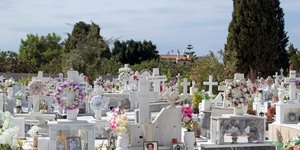νεκροταφειο