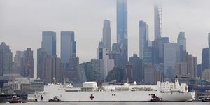 Το πλοίο USNS Comfort είναι ένα πλωτό νοσοκομείο