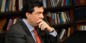 Αλέξης Παπαχελάς βιβλιοθήκη