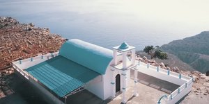 Εκκλησία πάνω από το Αιγαίο