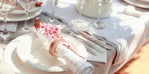 Ανοιξιάτικο τραπέζι 