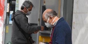 Πολίτες σε ανάληψη