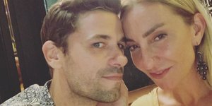 Αποστόλης Τότσικας και Ρούλα Ρέβη σε μια κοινή φωτογραφία