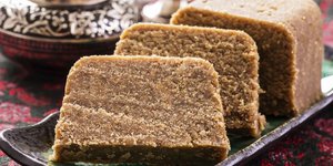 Σιμιγδαλένιος χαλβάς με την αναλογία 1, 2, 3, 4