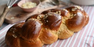 Σπιτικό τσουρέκι