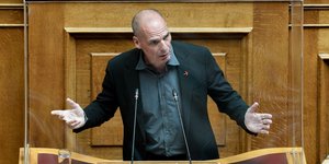 Ο Γιάνης Βαρουφάκης στη Βουλή