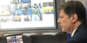 Ο Μιλτιάδης Βαρβιτσιώτης στη τηλεδιάσκεψη