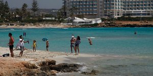Επιστροφή των τουριστών στην Κύπρο επιθυμούν οι Αρχές