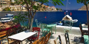 τραπεζακια στη θαλασσα 