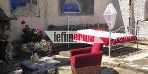 Κρεβάτι Airbnb σε παλιά ταβέρνα, κάτω από τα άστρα