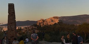 Ο Ιερός Βράχος της Ακρόπολης το ηλιοβασίλεμα