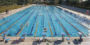 Ανοιχτη πισίνα στο Γουδή