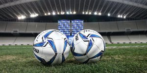Ξανά στη σέντρα η Super League