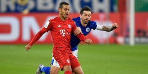 Φάση από τον αγώνα της Μπάγερν Μονάχου με την Σάλκε για το γερμανικό ποδόσφαιρο