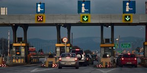 Αυτοκίνητα σε διόδια
