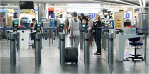 Τσιόδρας: Ισως χρειαστεί να επαναφέρουμε κάποια μέτρα -Σημαντικό να ελέγχεται ο συμπτωματικός ταξιδιώτης στην Ελλάδα