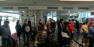 Πολίτες σε αεροδρόμιο