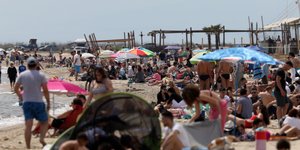 Αρκετοί λουόμενοι στην Επανομή Θεσσαλονίκης