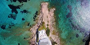 Χαμολιά: Η ιδανική παραλία - πισίνα για μετά την καραντίνα