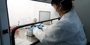 Εργαζόμενη στο Ινστιτούτο Παστέρ