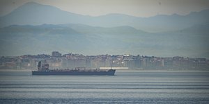 Ιρανικό τάνκερ με καύσιμα περνά από την Ισπανία