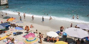 καιρός κόσμος σε παραλία