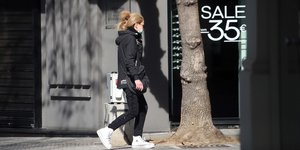 Υποχρεωτική η χρήση μάσκας σε κλειστούς χώρους