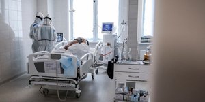 Νοσοκομείο εντατική γιατροί κορωνοϊός