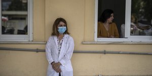 Τα συμπτώματα του long covid ταλαιπωρούν περισσότερους από 100.000 Έλληνες