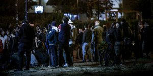 κορωνοϊός κόσμος στην πλατεία της Αγίας Παρασκευής
