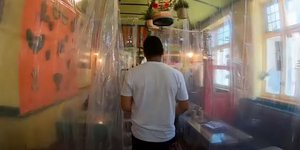 καφετέρια με κουρτίνες μπάνιου