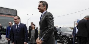 Επίσκεψη του πρωθυπουργού στον υπεραστικό σταθμό ΚΤΕΛ «Μακεδονία»