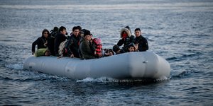 Βάρκα με 19 πρόσφυγες και μετανάστες έφτασε στη Λέσβο