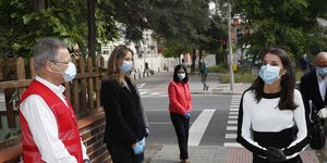 Η βασίλισσα Λετίθια στον Ερυθρό Σταυρό