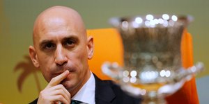 Ο πρόεδρος της Ισπανικής Ποδοσφαιρικής Ομοσπονδίας, Λουίς Ρουμπιάλες