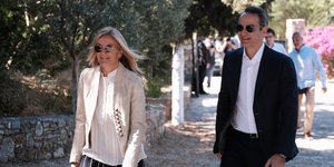 Χανιά: Κυριάκος και Μαρέβα στο τρισάγιο του Κωνσταντίνου Μητσοτάκη