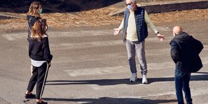 Μάσκες και αποστάσεις ασφαλείας