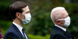 ΗΠΑ: Οι εργαζόμενοι στη Δυτική Πτέρυγα του Λευκού Οίκου θα φορούν μάσκες 