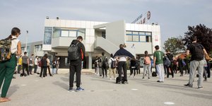 μαθητες πλατη προαύλιο