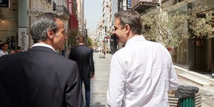 Ο Κυριάκος Μητσοτάκης στη Ερμού