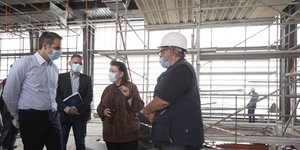 Η Λίνα Μενδώνη ενημερώνει για τα έργα τον Κυριάκο Μητσοτάκη