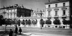 Το μέγαρο Νεγρεπόντη που έχει κατεδαφιστεί επί Κων. Καραμανλή