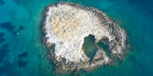 Νησάκι στην Κακιά Θάλασσα