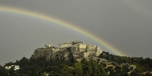Ουράνιο τόξο πάνω από την Ακρόπολη