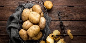 πατάτες και φλούδες