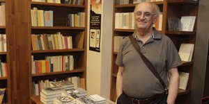 πετρος μαρκαρης χαλογελαστος