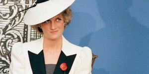 Η πριγκίπισσα Νταϊάνα με ασπρόμαυρο ταγέρ