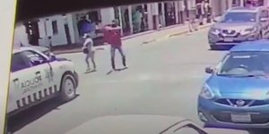 Ζευγάρι πυροβολεί περιπολικό στο Μεξικό